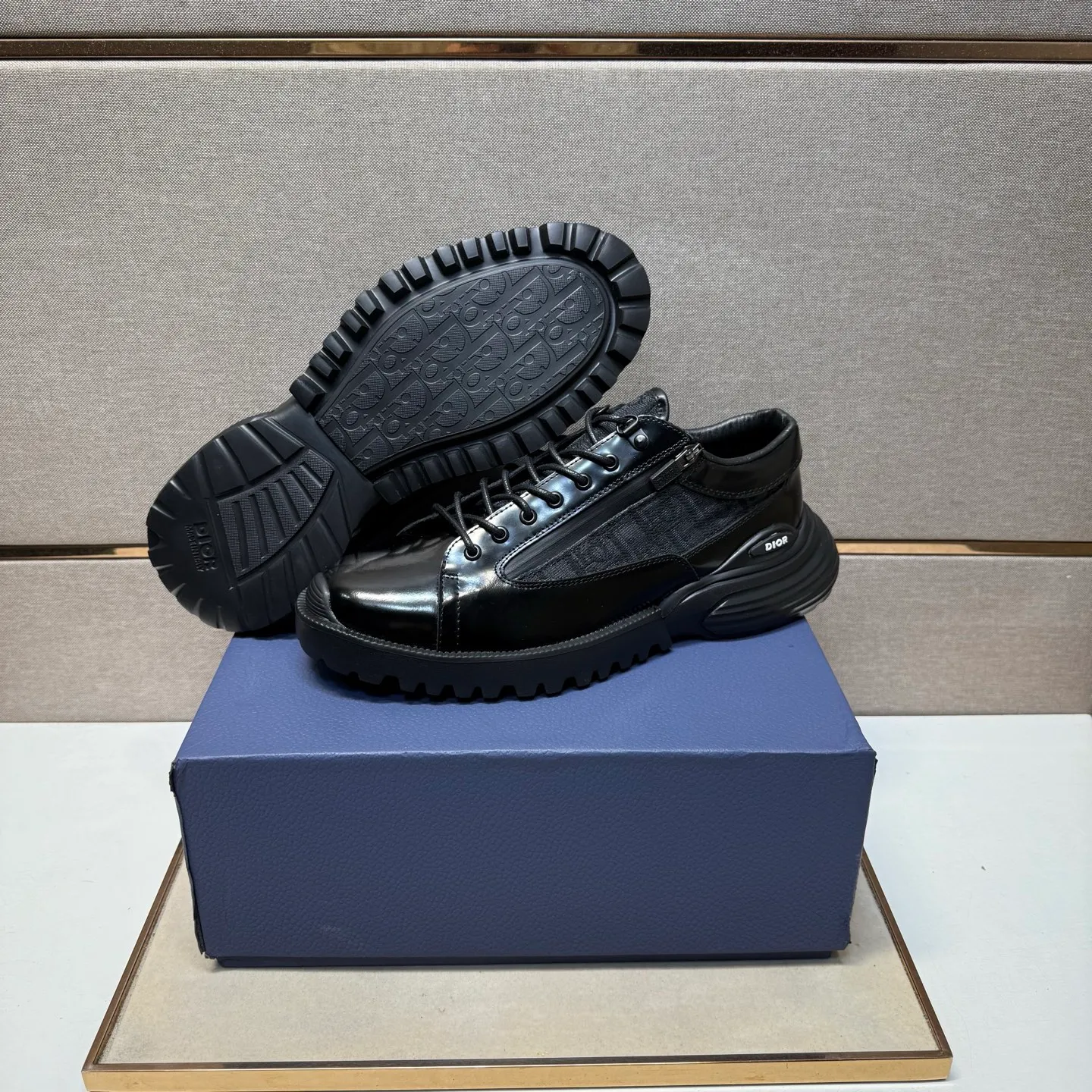 ⬛️Men's shoes 💰p560 [Dior~] Men's casual shoes 2025z cabinet sales simultaneously 🔶Size: 39-44 #️⃣ 🔷2 colors🔜The upper is made of multi-material splicing➕Genuine leather lining, comfortable and breathable, sole: original comfortable and wear-resistant outsole, ⚠️Real shot📱Photographed🎬The real thing is better📢📢📢